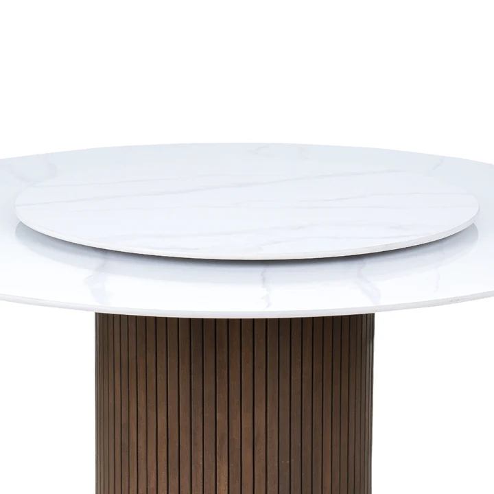 WANDA III Dining Set Detail View